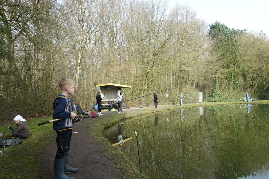 Das Forellenangeln für die Angeljugend fand am ersten Märzwochenende statt. Wir hatten wieder zwei Teiche angepachtet, in denen sich die mit Forellen tummelten.
